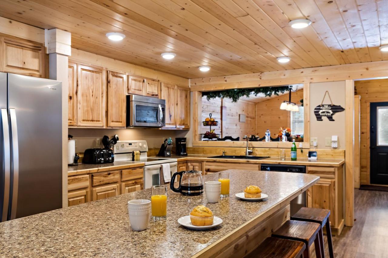 Huckleberry Hollow By Kabino Hot Tub Firepit Ps2 Satellite Grill Wifi Golf Course Island Park Extérieur photo