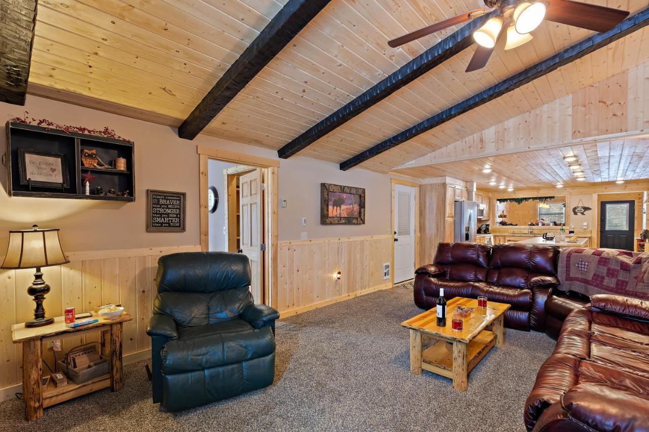 Huckleberry Hollow By Kabino Hot Tub Firepit Ps2 Satellite Grill Wifi Golf Course Island Park Extérieur photo