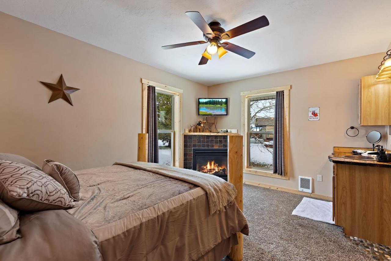 Huckleberry Hollow By Kabino Hot Tub Firepit Ps2 Satellite Grill Wifi Golf Course Island Park Extérieur photo