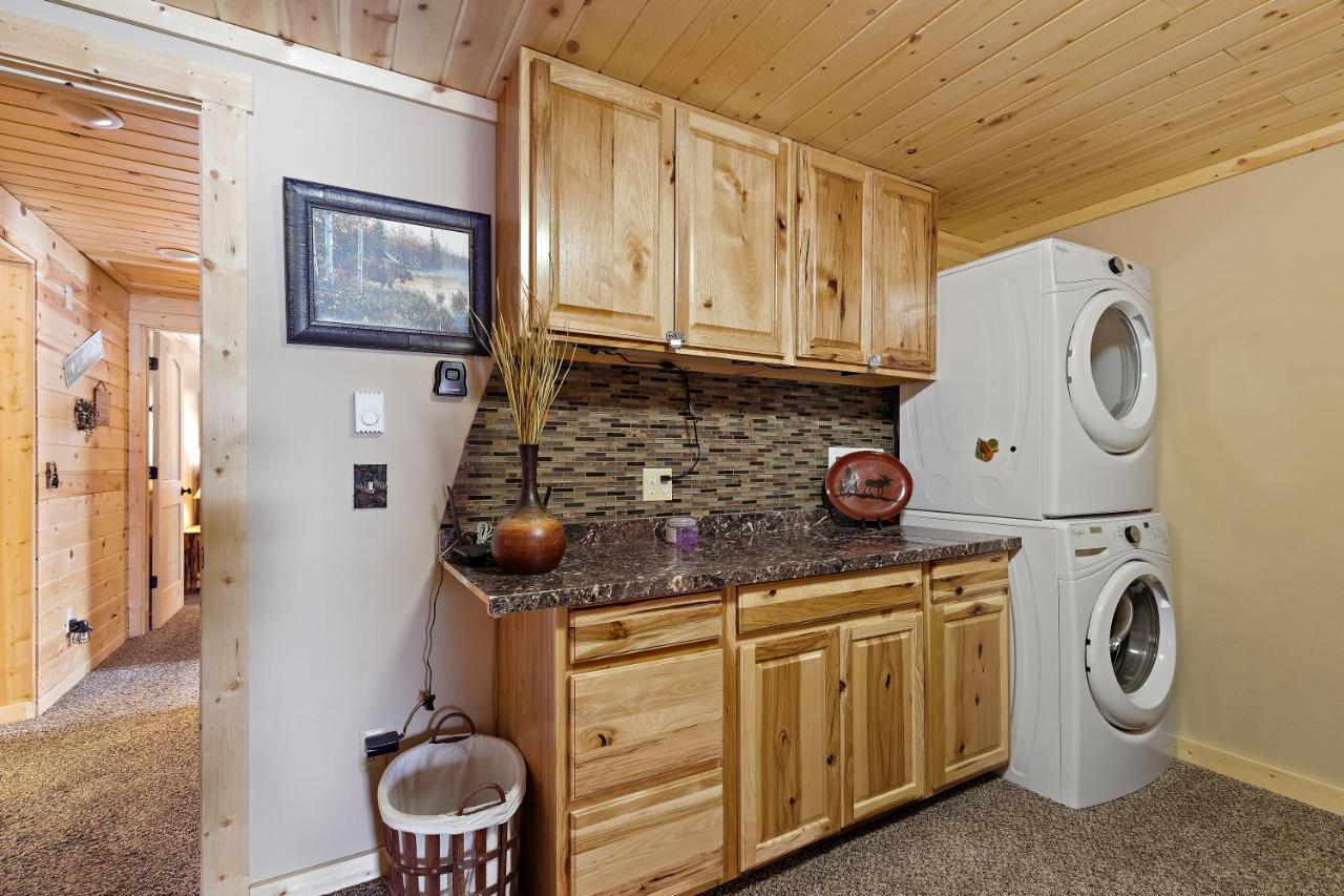 Huckleberry Hollow By Kabino Hot Tub Firepit Ps2 Satellite Grill Wifi Golf Course Island Park Extérieur photo